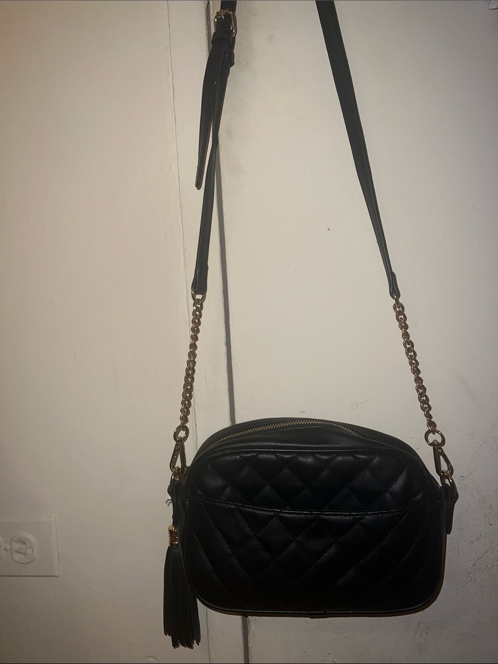 Quilted Black Crossbody Bag with Gold Chain Accent